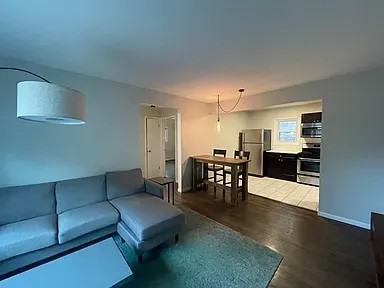 4402 N Hermitage Ave - Photo 4 of 6