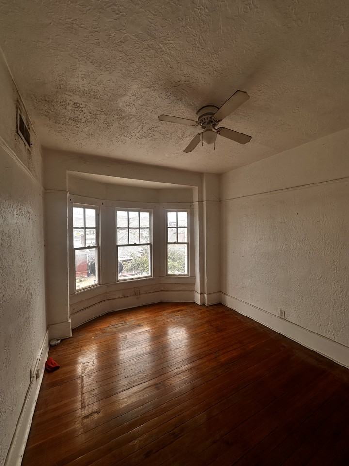 700 Mundy Dr #3 - Photo 2 of 7