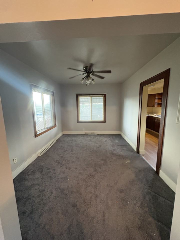 544 Pearl St - Photo 2 of 8