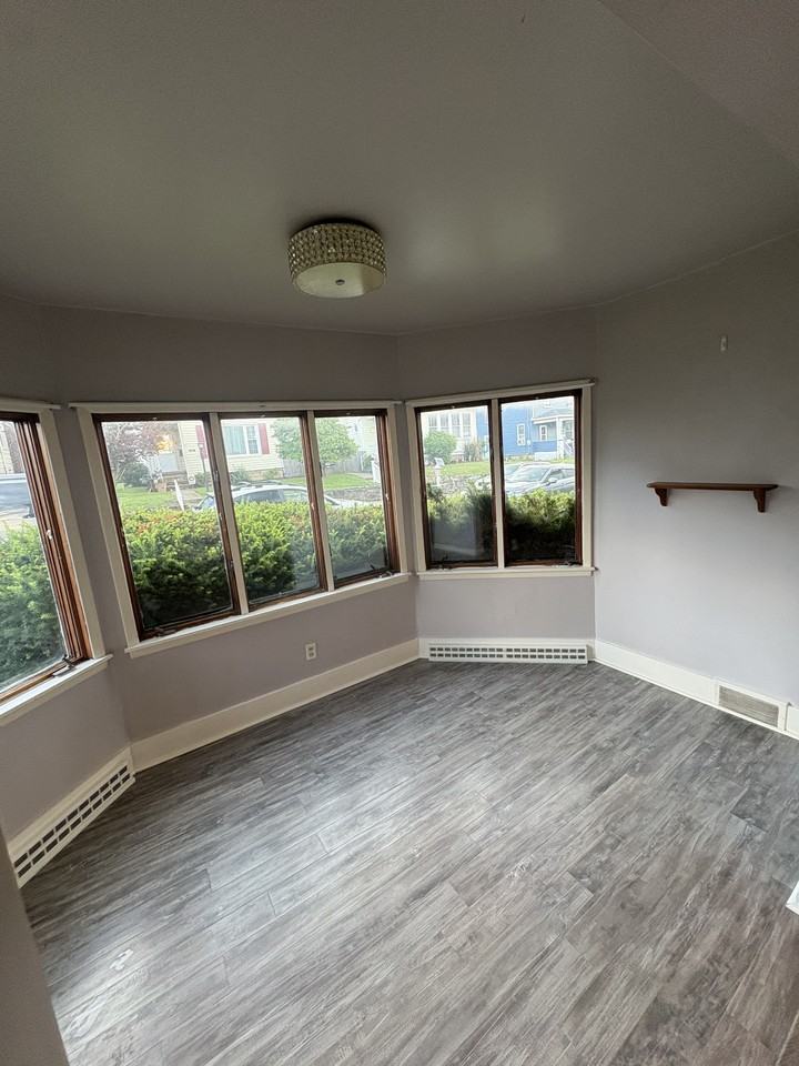 544 Pearl St - Photo 7 of 8