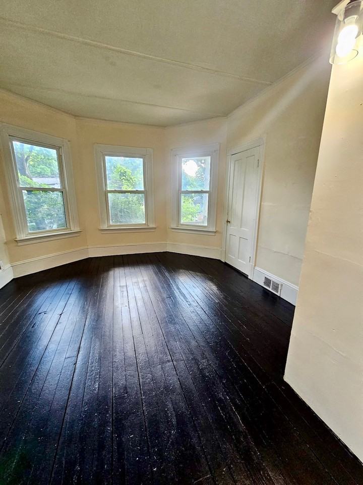520 Church St #1 - Photo 5 of 13