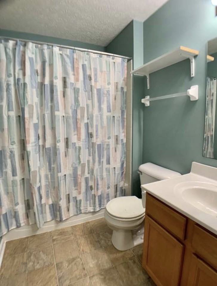 2243 Glasgow Ln - Photo 3 of 13