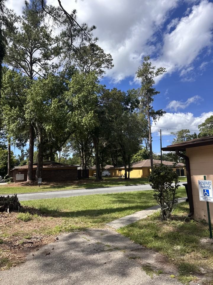 3700 Sw 29th Ter #B - Photo 5 of 14