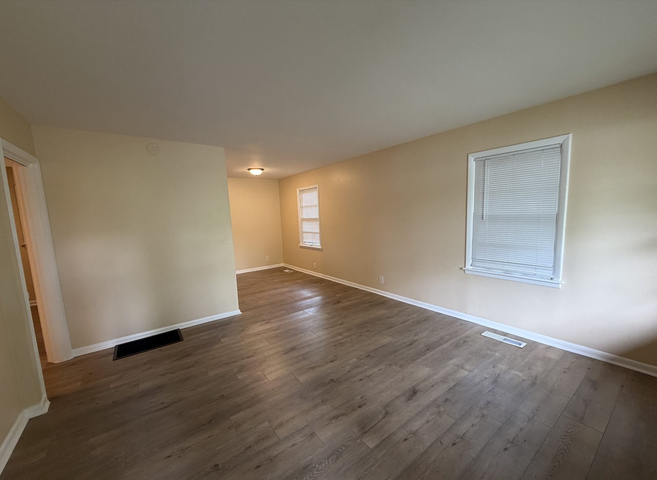 4305 41st Ave N - Photo 3 of 7