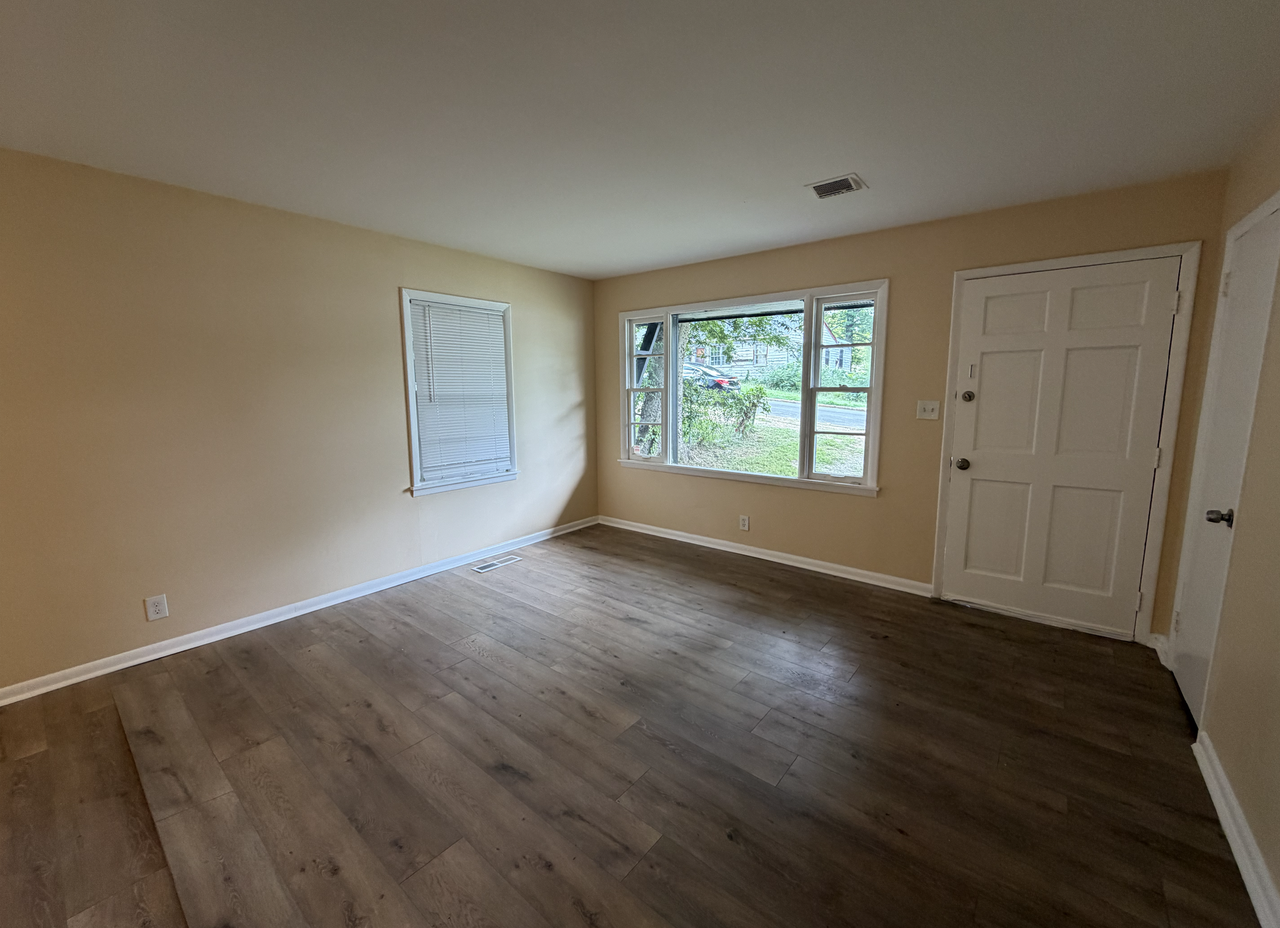4305 41st Ave N - Photo 5 of 7