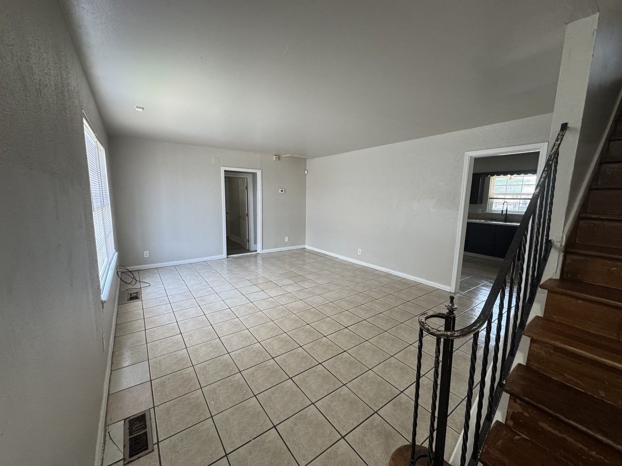 213 Nw 84th St - Photo 2 of 21