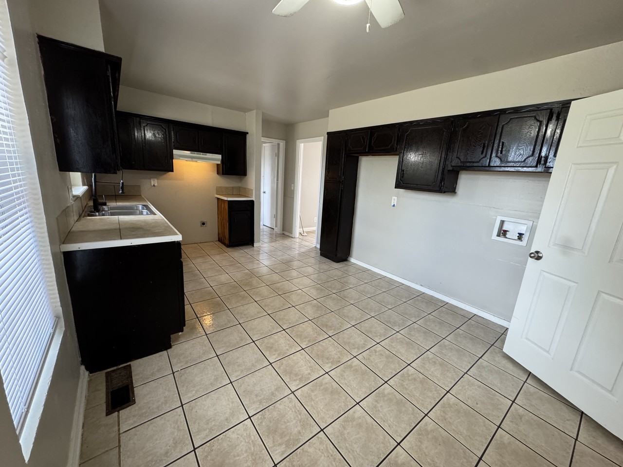 213 Nw 84th St - Photo 5 of 21