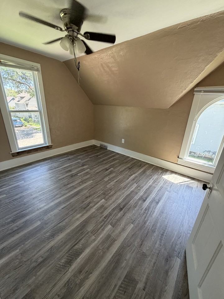 5235 Walker Ave - Photo 6 of 26
