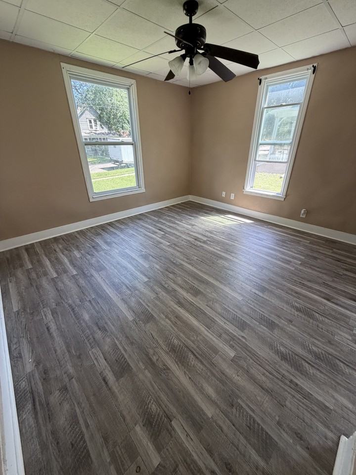5235 Walker Ave - Photo 7 of 26