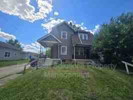 featured image of 841 Seymour Ave