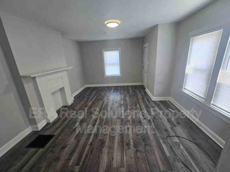841 Seymour Ave - Photo 2 of 9