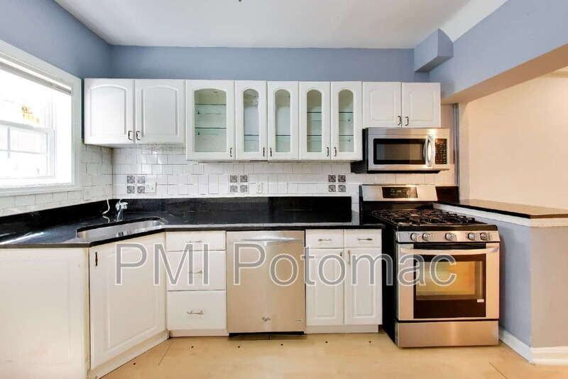 821 12th St Ne - Photo 7 of 19