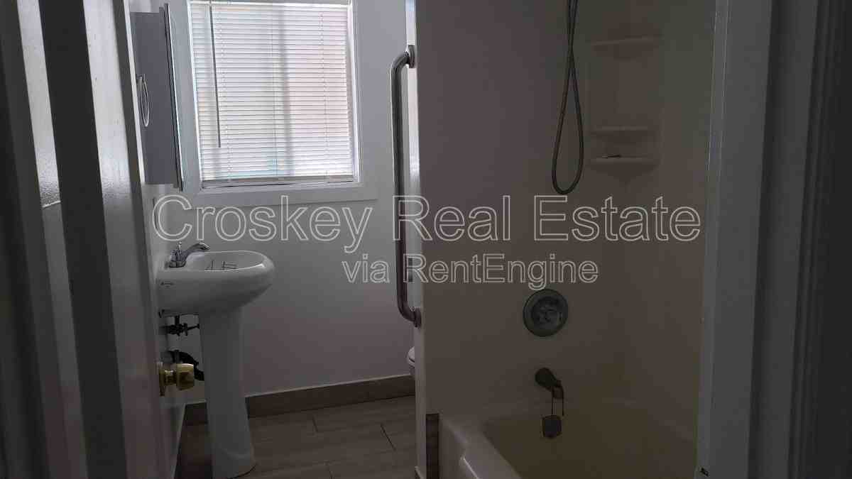 461 E 9th St #461 - Photo 2 of 7