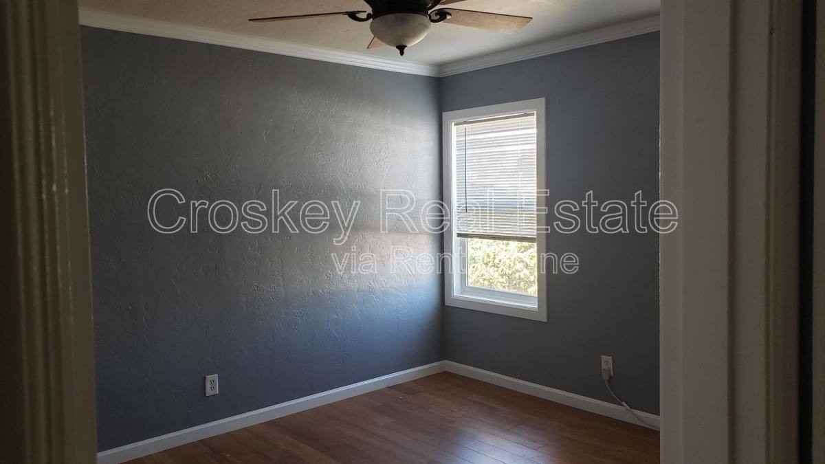 461 E 9th St #461 - Photo 3 of 7