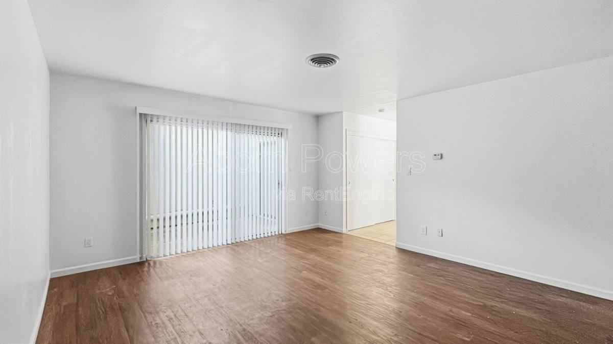 5441 Olympic Way - Photo 5 of 10