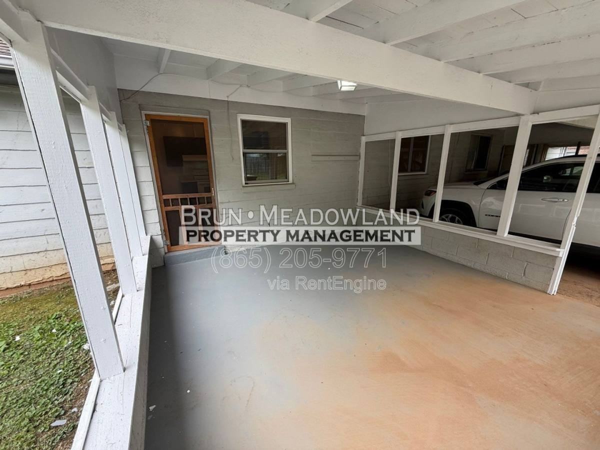 3813 Woodlake Dr - Photo 2 of 10