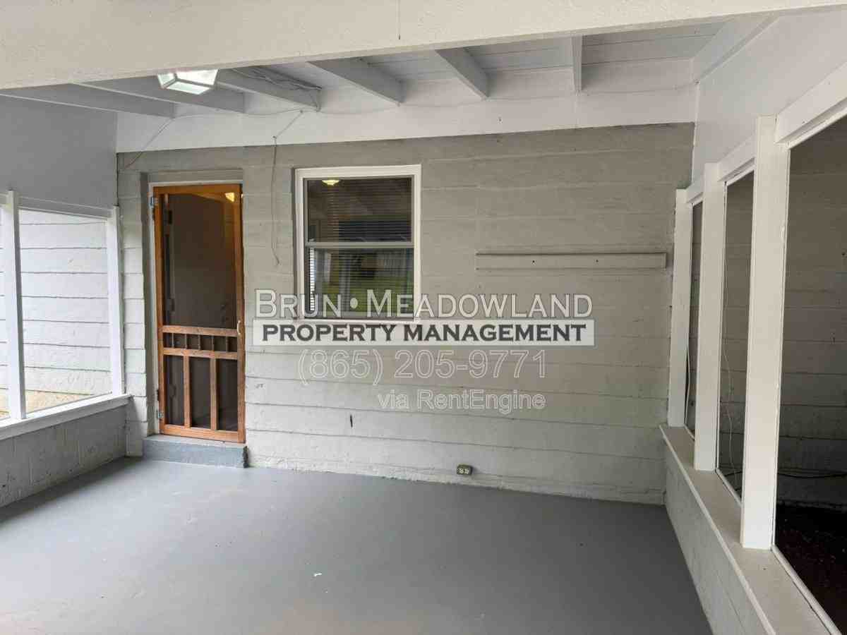 3813 Woodlake Dr - Photo 3 of 10
