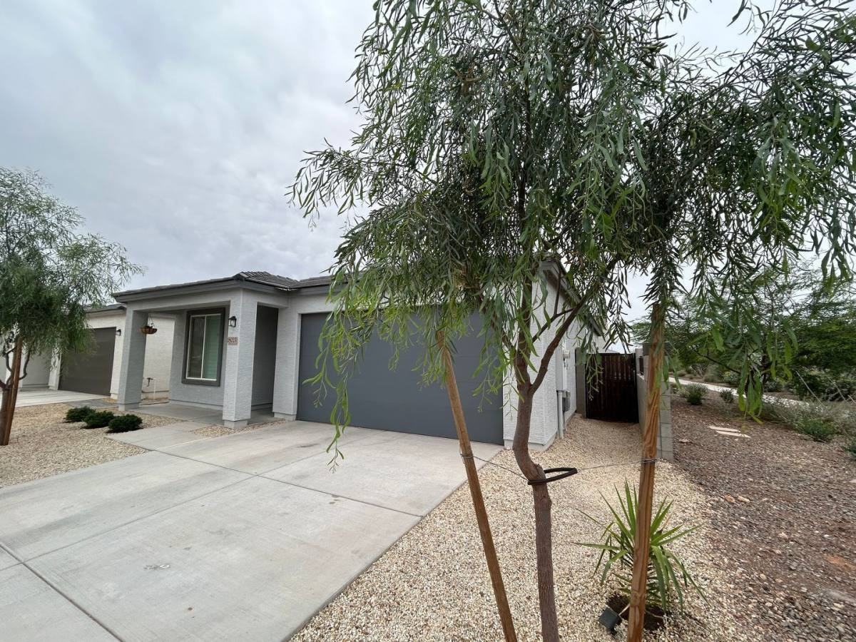 18023 W Soft Wind Dr - Photo 3 of 10