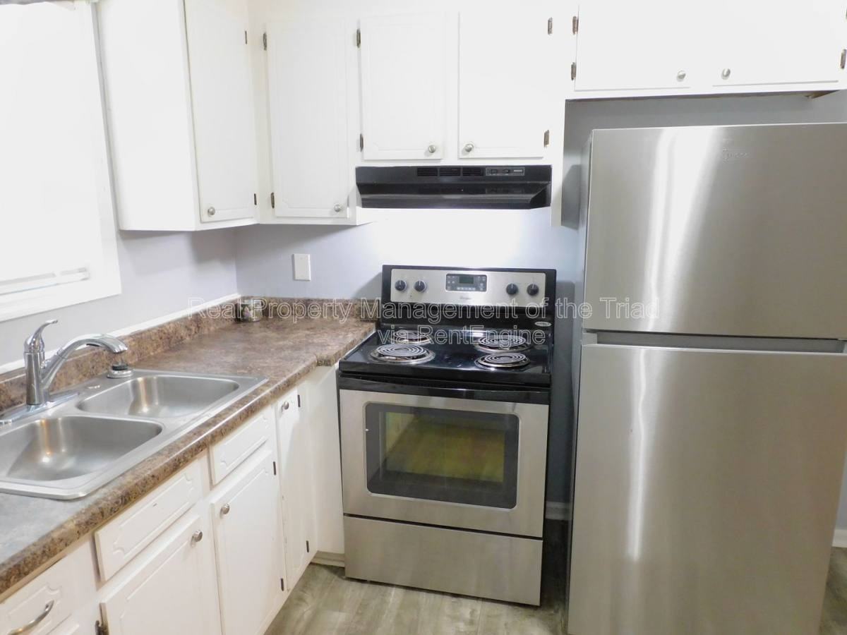 2406 Markwood Ln #C - Photo 7 of 10