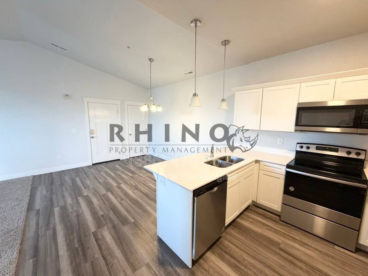 13527 S Hanley Ln #M302 - Photo 2 of 10