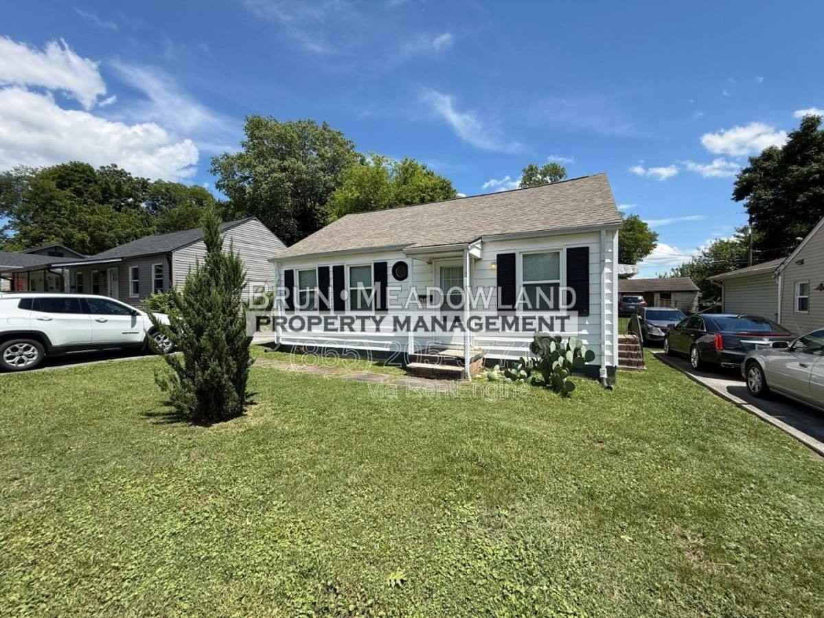2620 Woodbine Ave - Photo 2 of 10