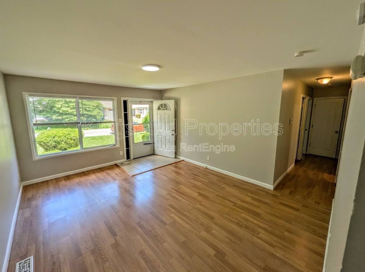 12336 Santa Maria Dr - Photo 2 of 10