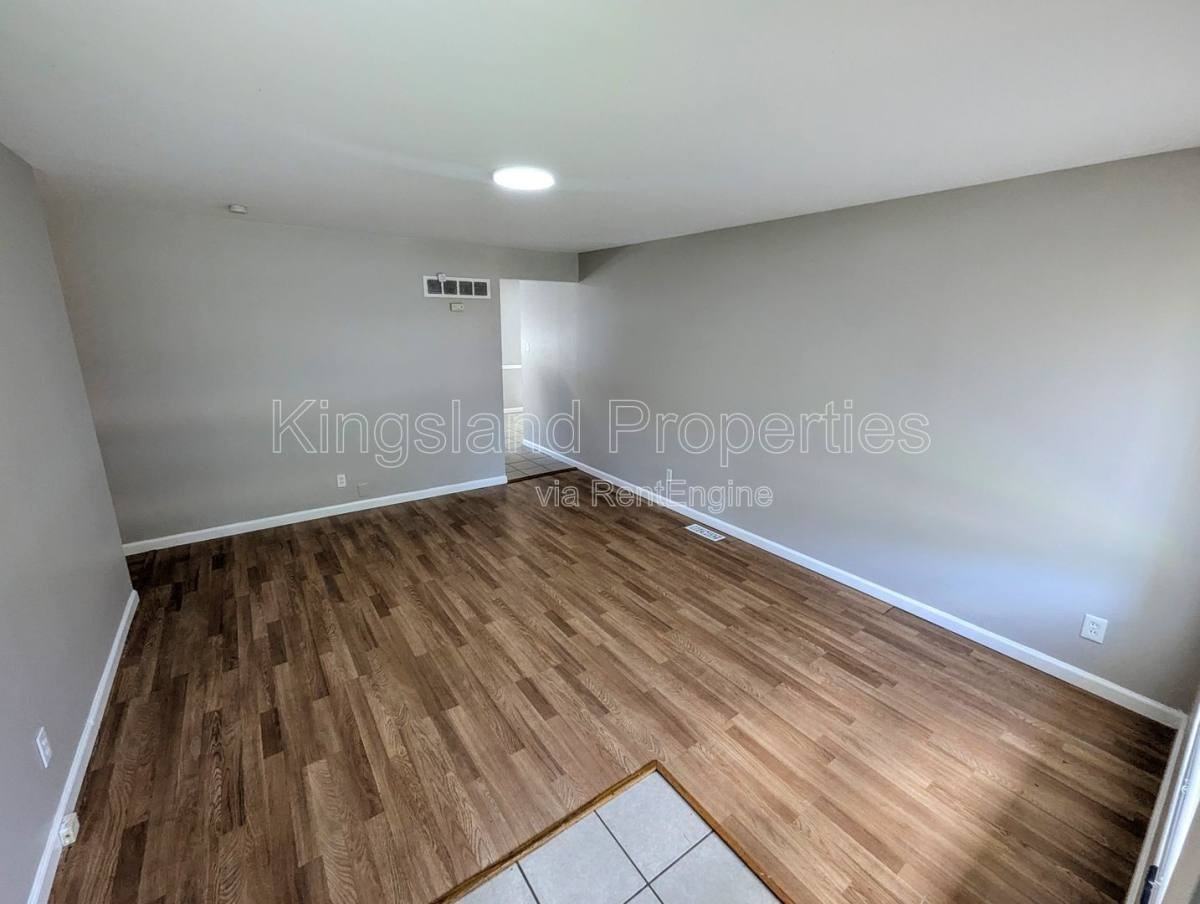 12336 Santa Maria Dr - Photo 3 of 10