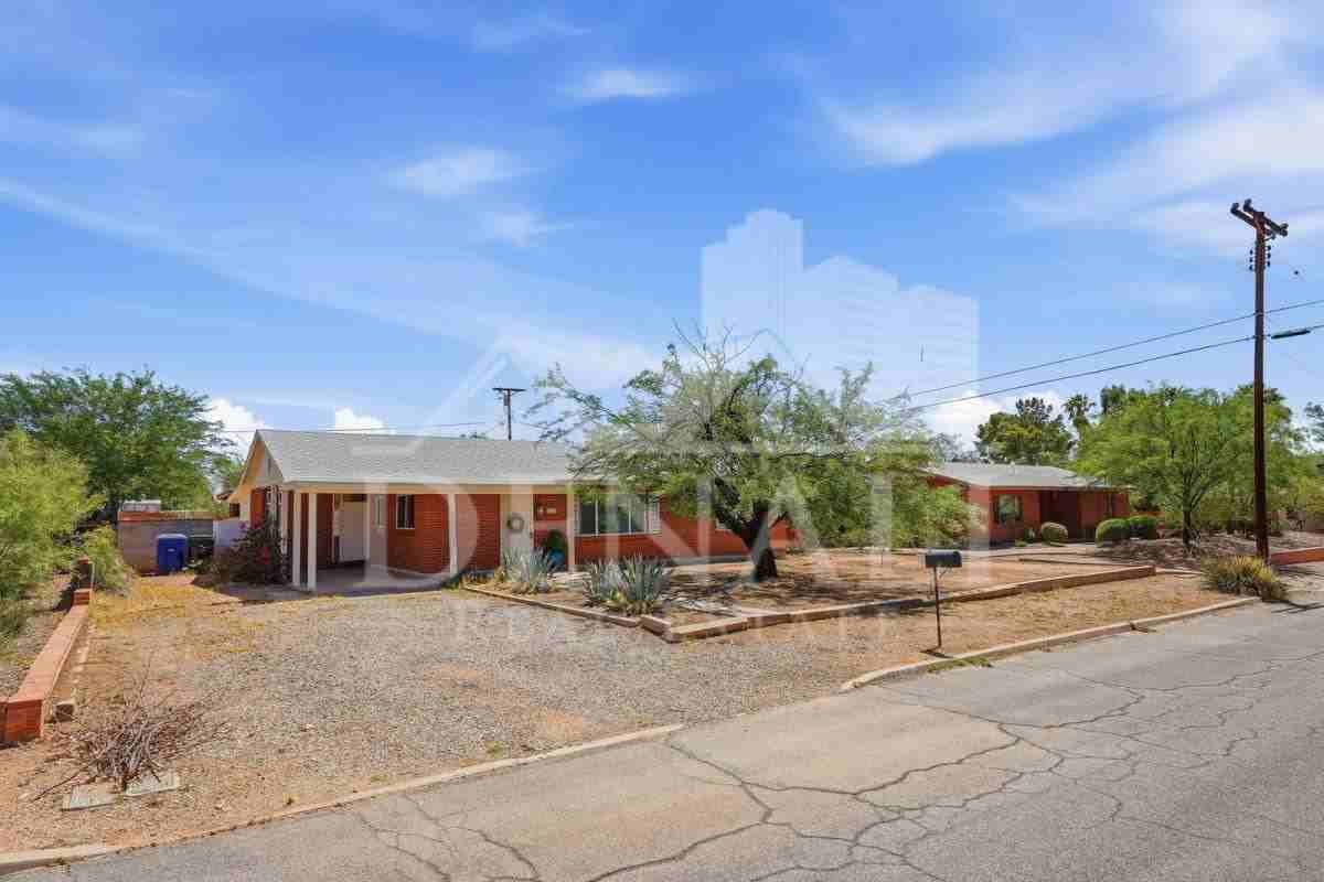 4026 E Alhambra Pl - Photo 2 of 10