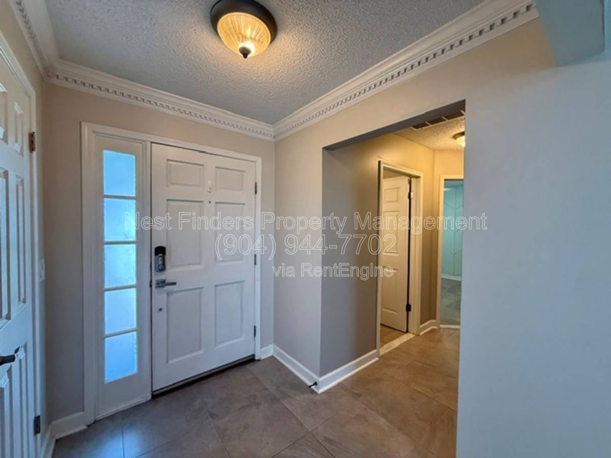 1695 Evans Dr S - Photo 2 of 10
