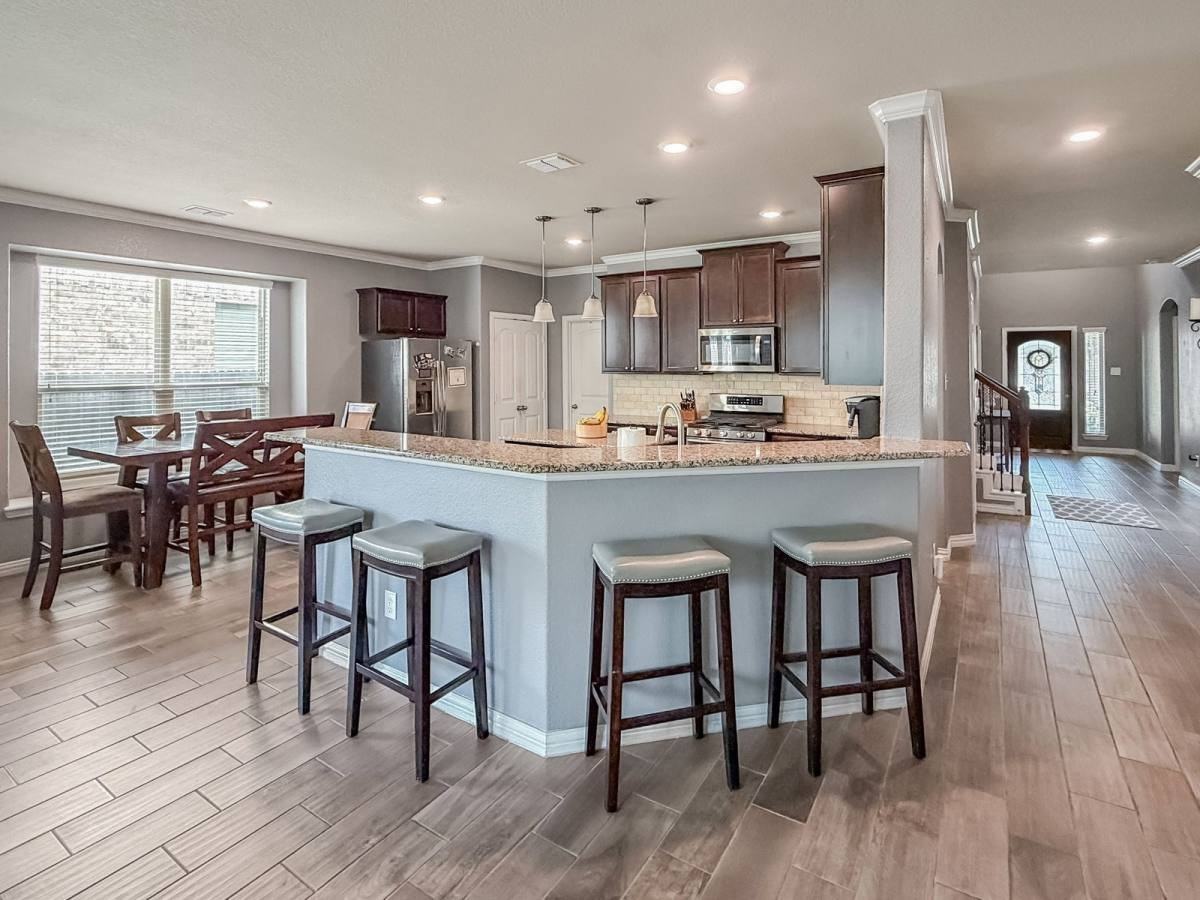 1313 Zanna Grace Way - Photo 2 of 10