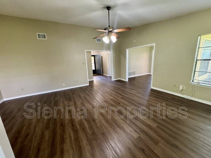 7206 Smokey Hill Rd - Photo 5 of 30