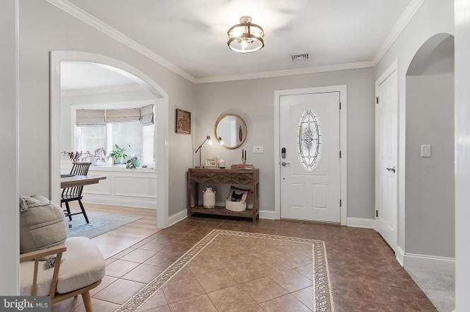2348 Huckleberry Rd - Photo 4 of 20