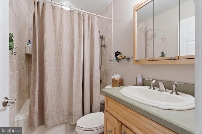 2348 Huckleberry Rd - Photo 7 of 20