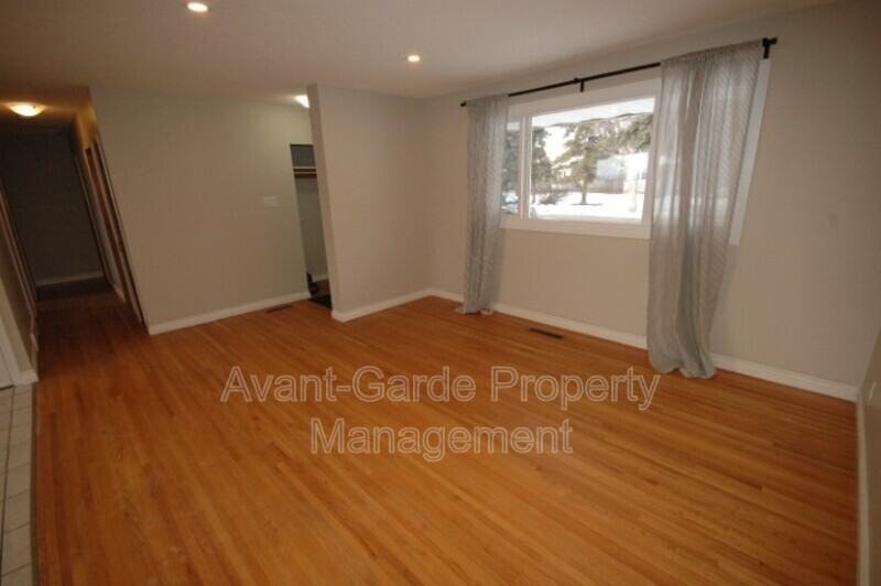 16419 105 Ave Nw - Photo 3 of 22