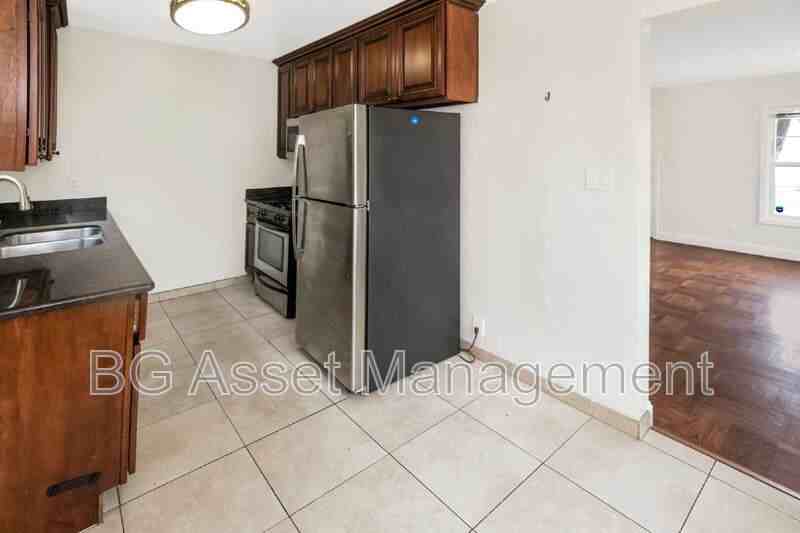 2301 8th St - Photo 2 of 13