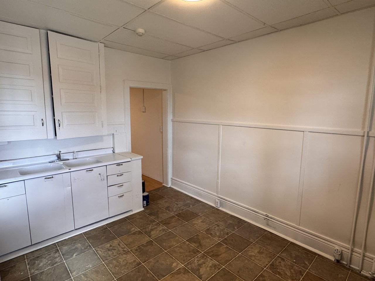 720 Lehman St - Photo 3 of 24