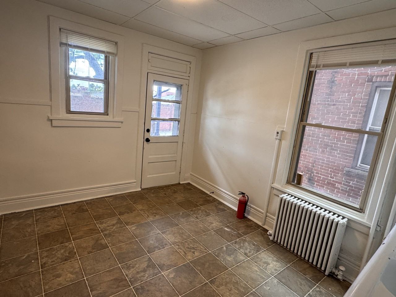 720 Lehman St - Photo 4 of 24