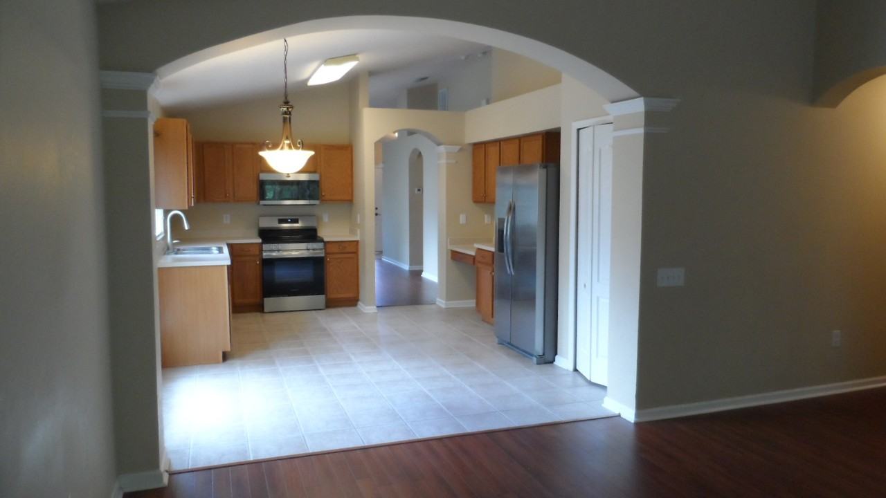 30709 Lanesborough Cir - Photo 4 of 31