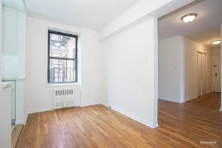 488 Ocean Pkwy #5E - Photo 1 of 1