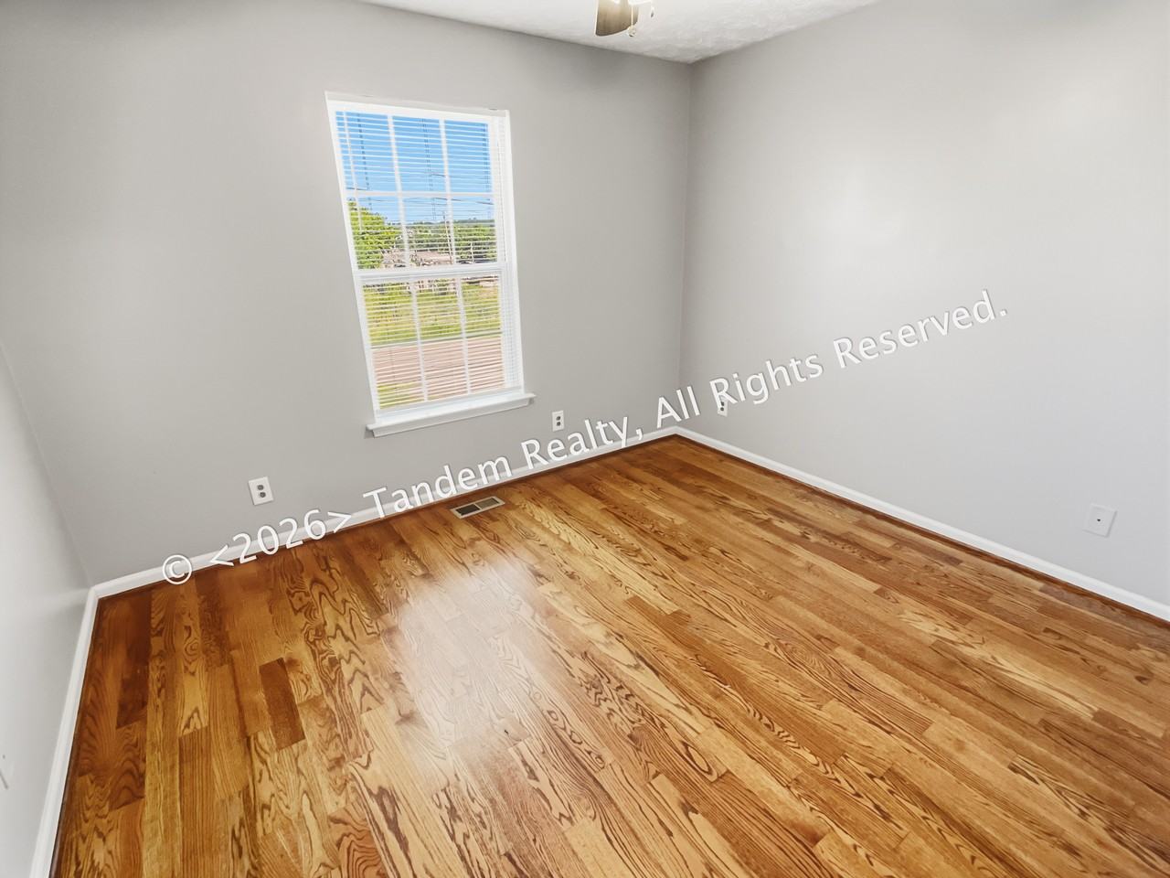 1525 Luton St - Photo 4 of 17