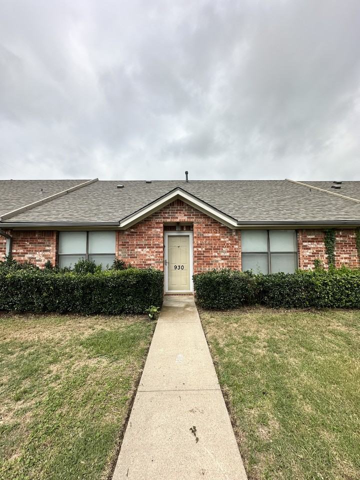 928 Austin Ct #930