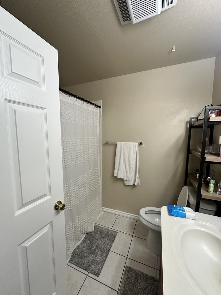 928 Austin Ct #930 - Photo 6 of 12
