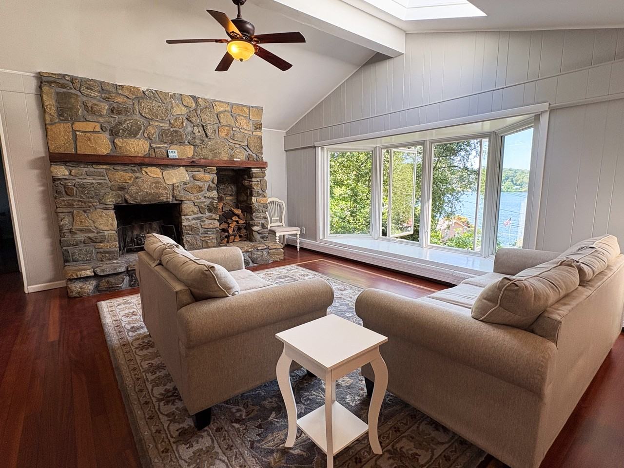 421 Hemlock Point Dr #NA - Photo 4 of 15