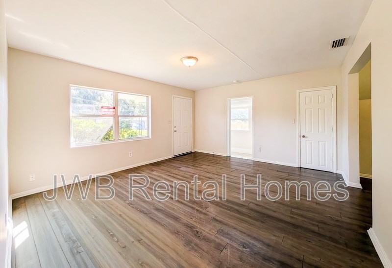 2216 Barlad Dr - Photo 5 of 18