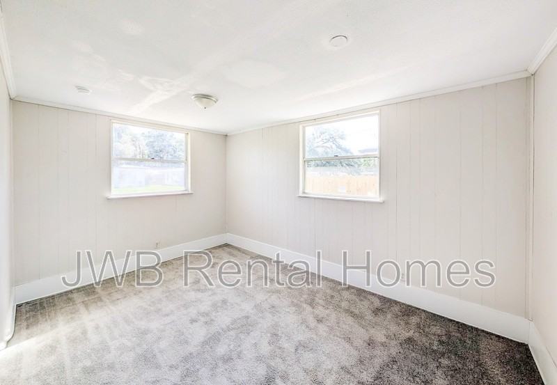2216 Barlad Dr - Photo 7 of 18