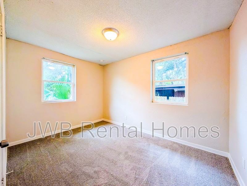 2830 San Diego Plz - Photo 6 of 15