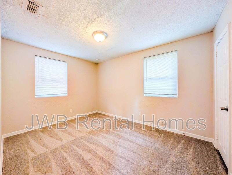 2830 San Diego Plz - Photo 7 of 15
