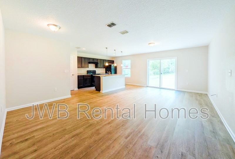 3126 Lowell Ave - Photo 4 of 15