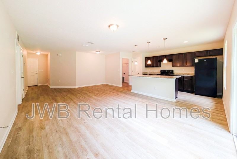3126 Lowell Ave - Photo 5 of 15