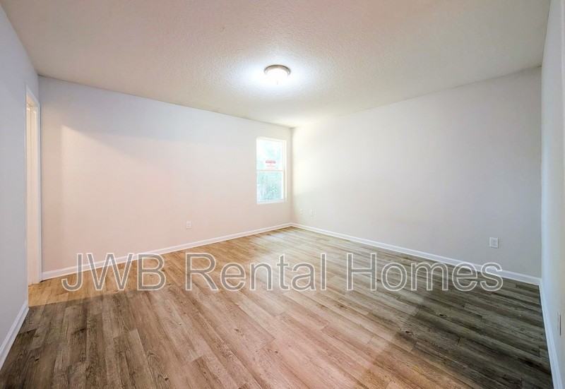 2977 Fitzgerald St - Photo 6 of 16